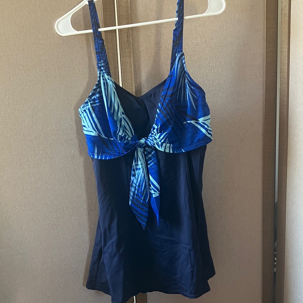 FINAL MARKDOWN White stag swimsuit, large